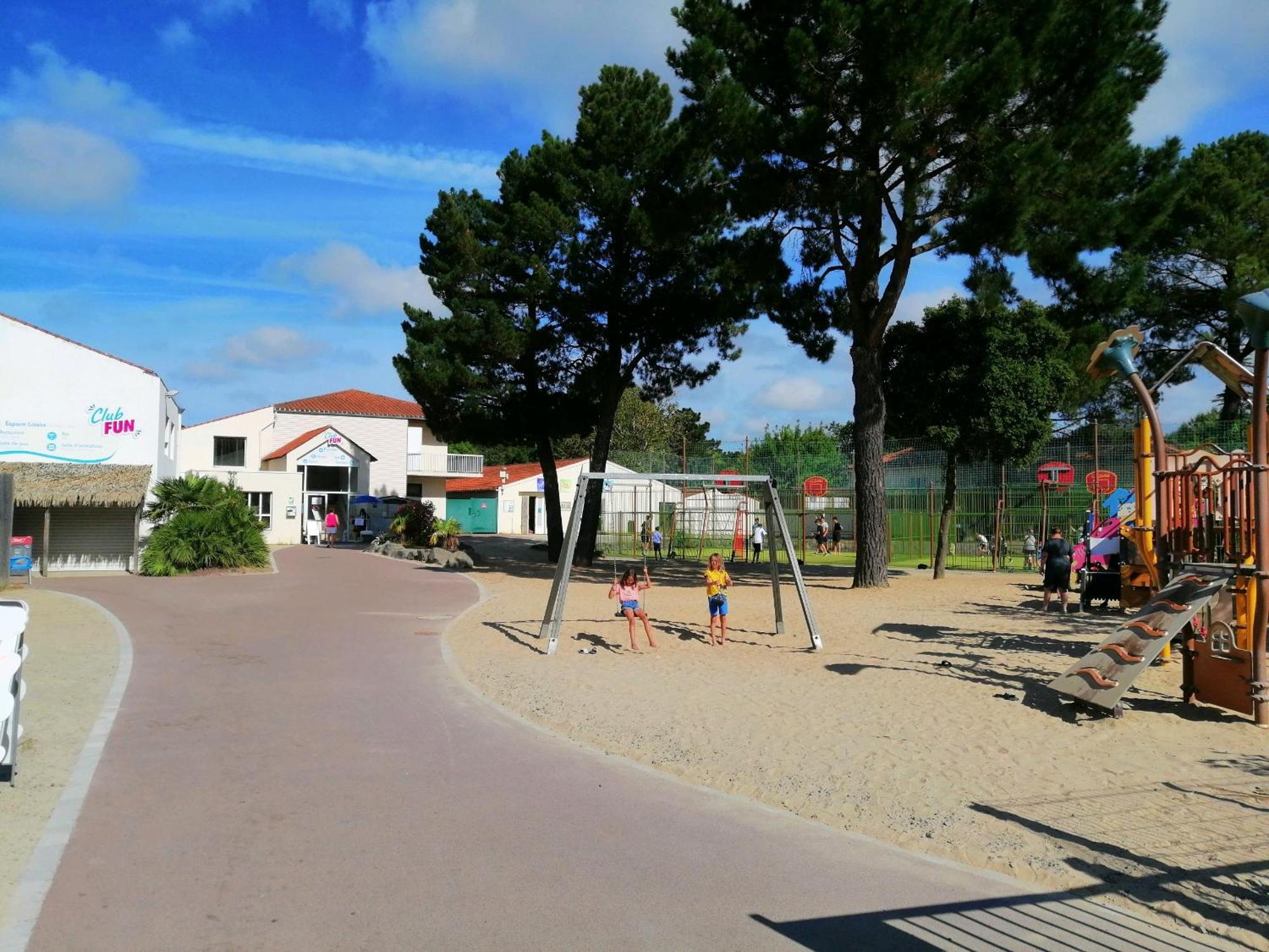 Mobil Home Le Rimbaud - 4/6 Pers - 2 Ch - 2 Sdb Saint-Jean-de-Monts Dış mekan fotoğraf